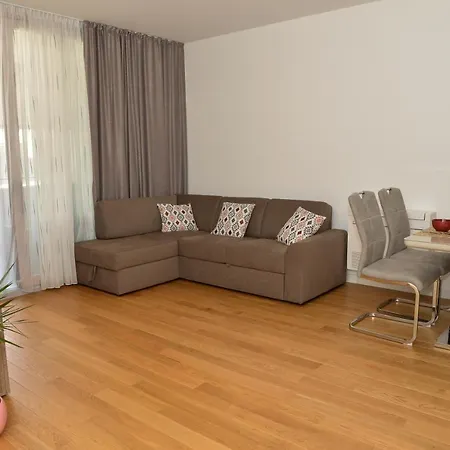 Apartman M&t With Garage,near The Old Town *