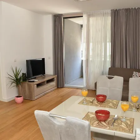 Appartement M&t With Garage,near The Old Town *