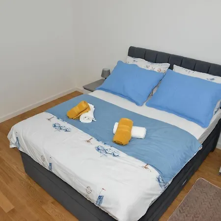 M&t With Garage,near The Old Town