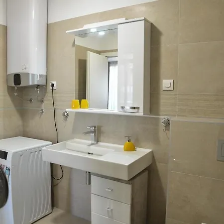 M&t With Garage,near The Old Town 자다르