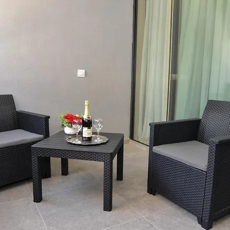 Appartement M&t With Garage,near The Old Town