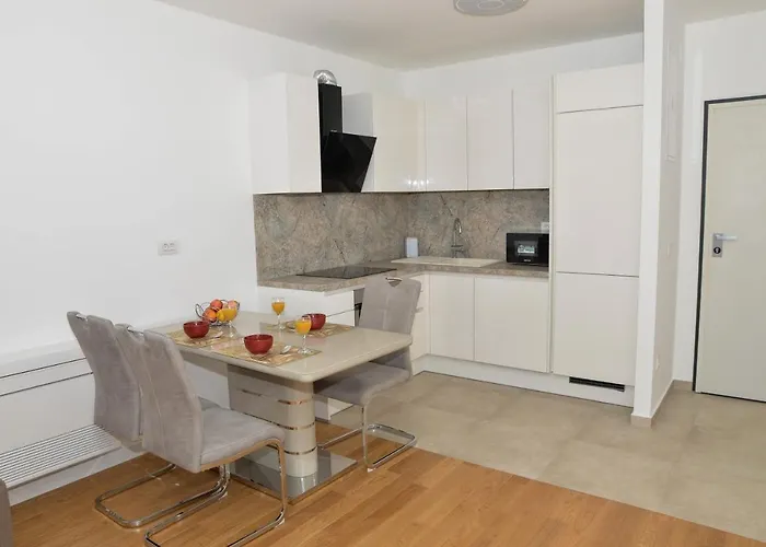 M&t With Garage,near The Old Town Apartamento Zadar